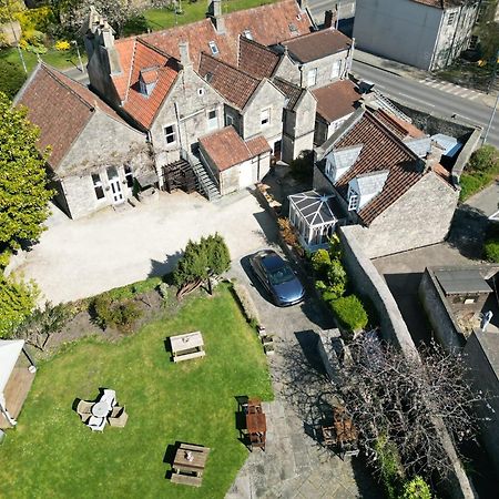 The Old Manor House Hotel Кейншам Екстериор снимка